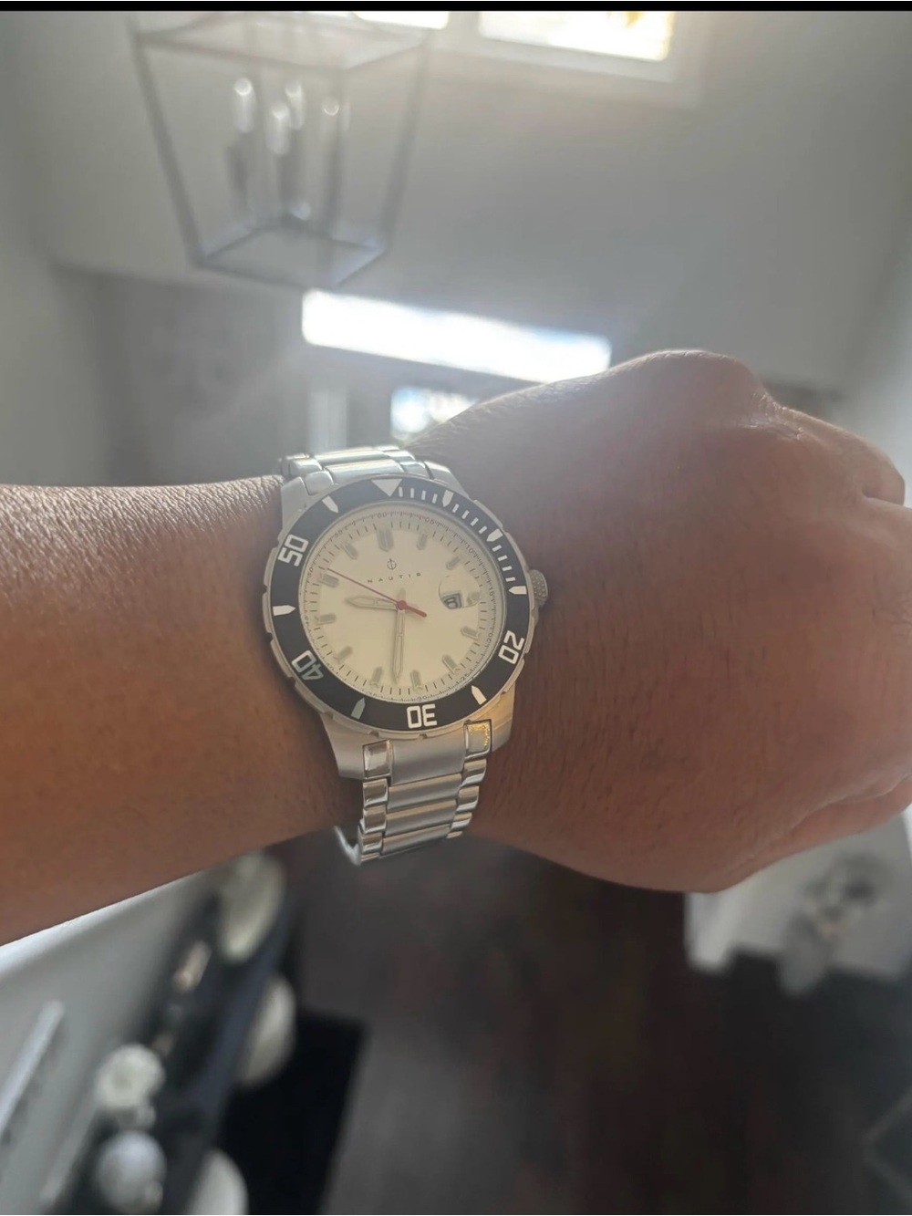 Nautis Admiralty Pro 200 Men's Watch with a Bracelet and Date Display